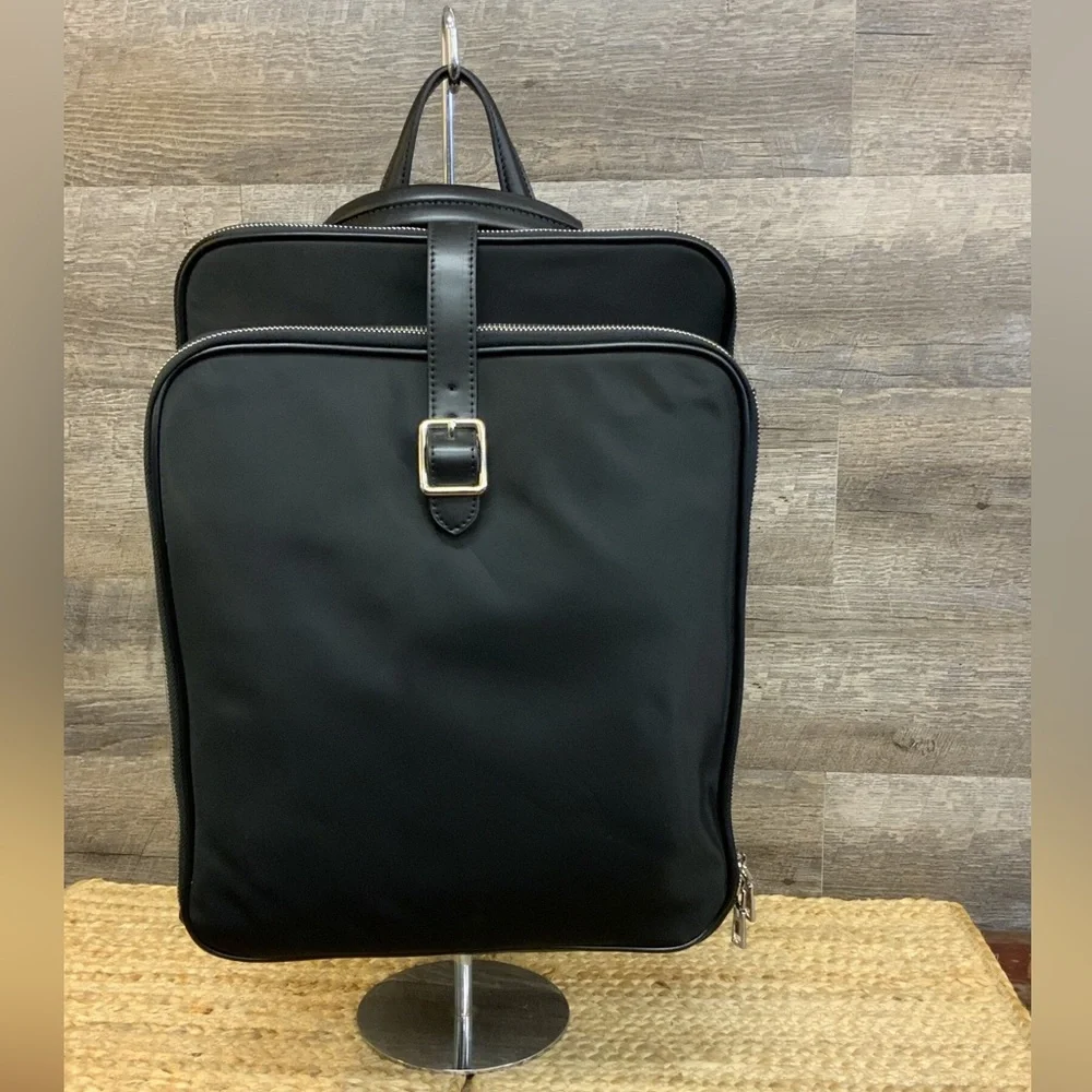 Simply Noelle black travel bag.